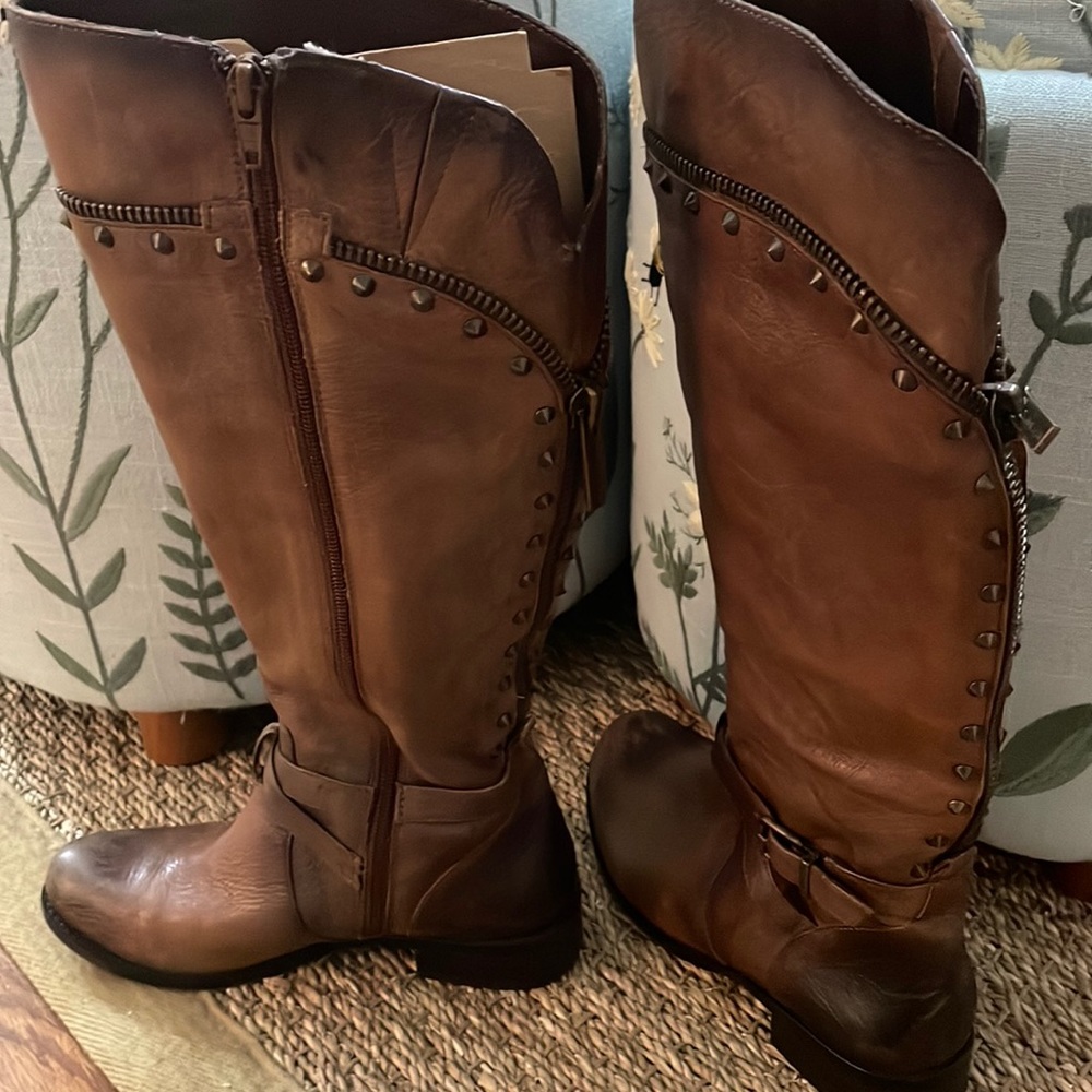 Gianni Bini 5.5 brown studded riding boots so nice EUC